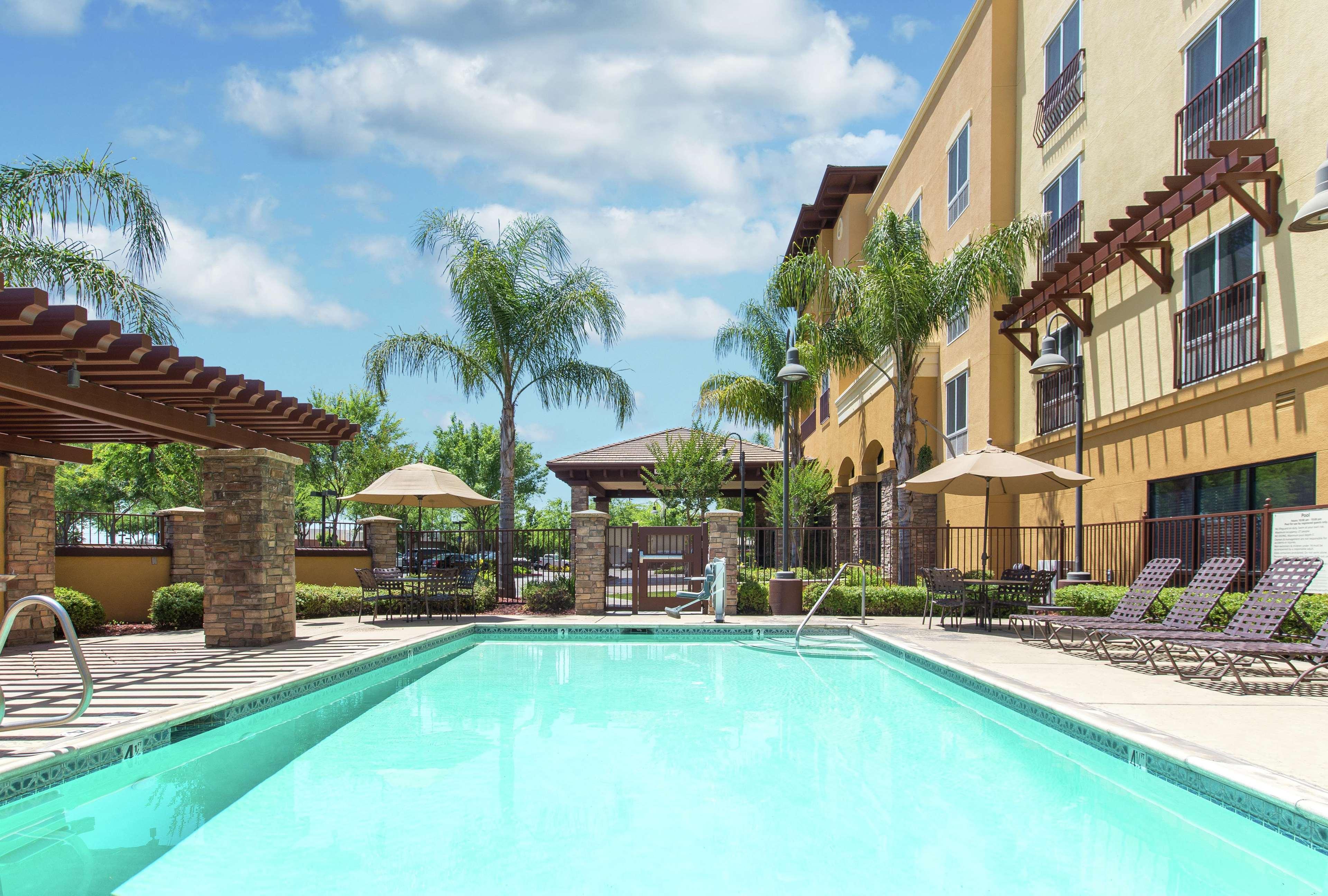 Hampton Inn & Suites לודי מראה חיצוני תמונה