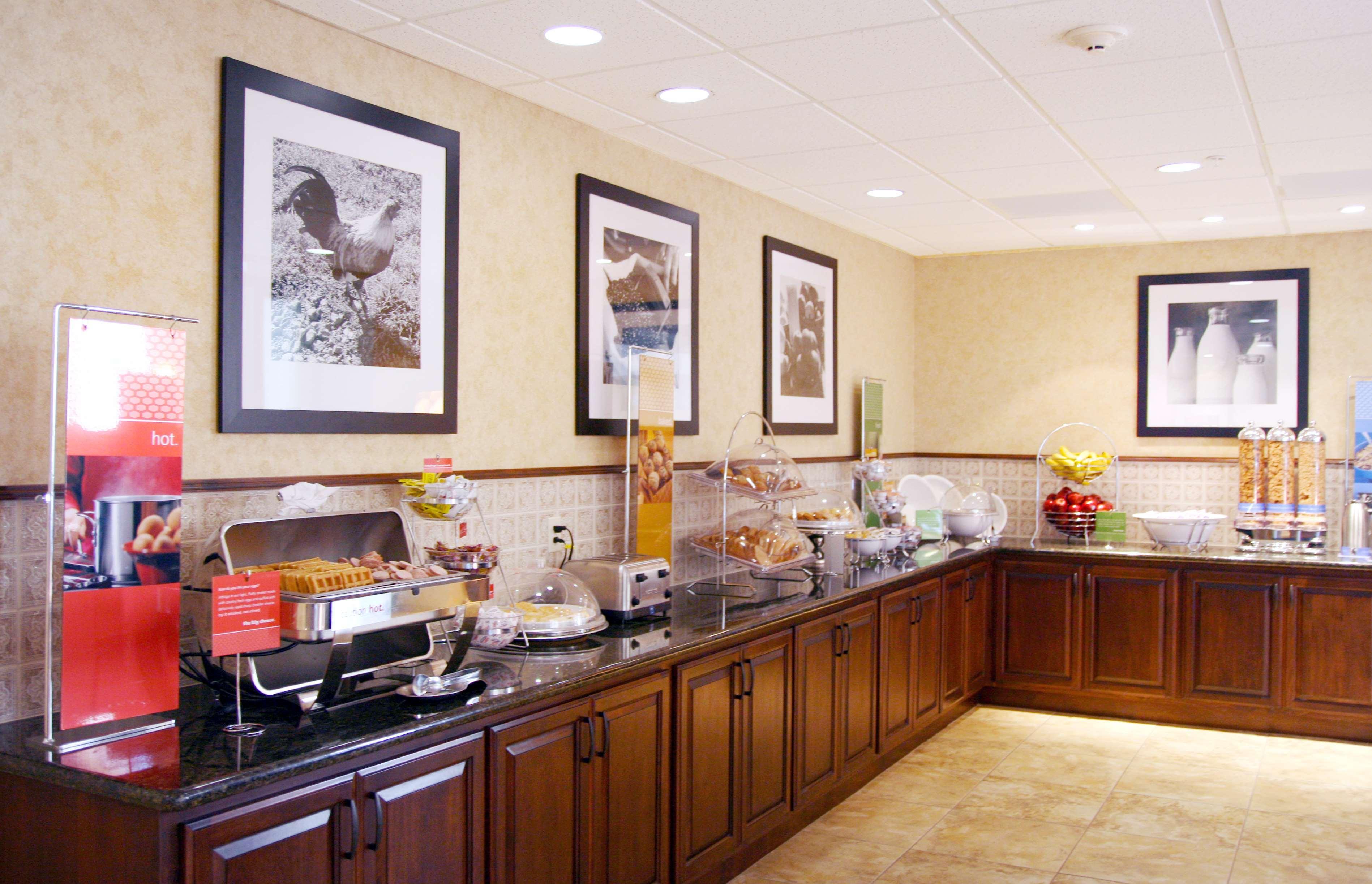 Hampton Inn & Suites לודי מסעדה תמונה