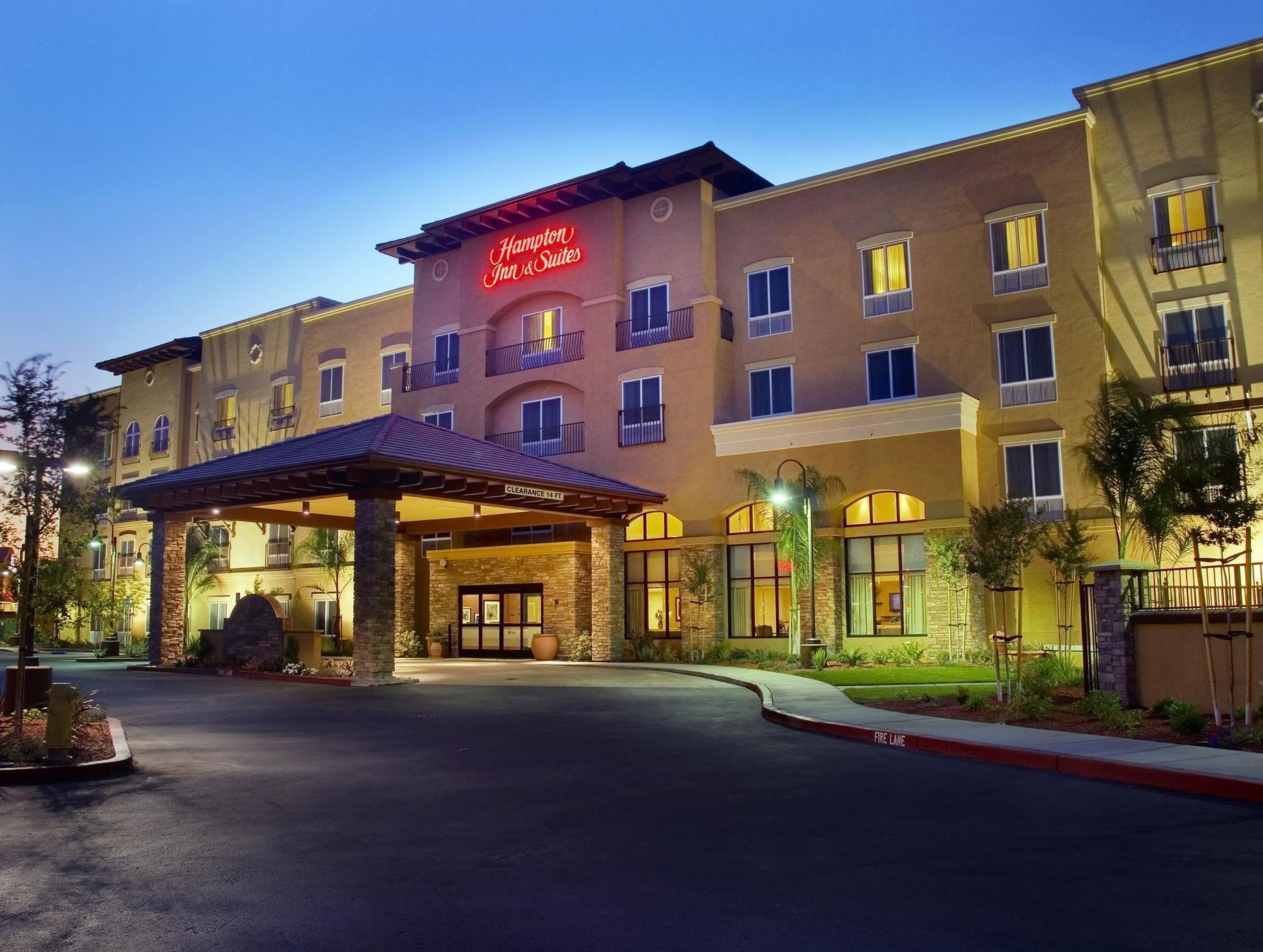 Hampton Inn & Suites לודי מראה חיצוני תמונה