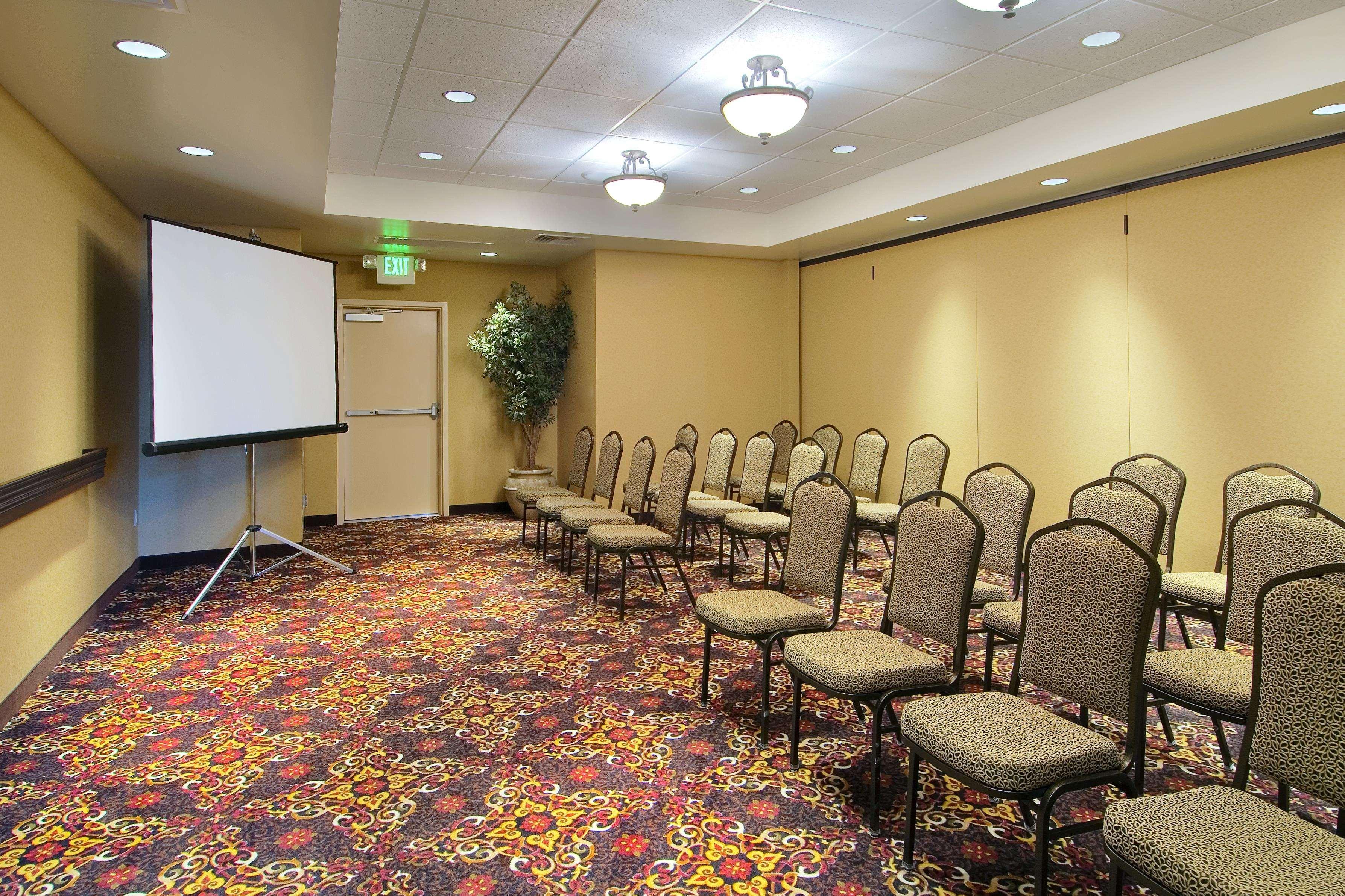 Hampton Inn & Suites לודי מתקנים תמונה