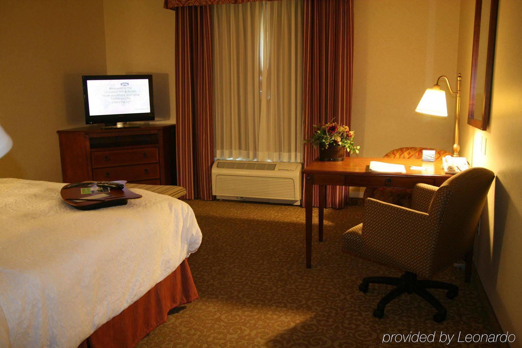 Hampton Inn & Suites לודי חדר תמונה