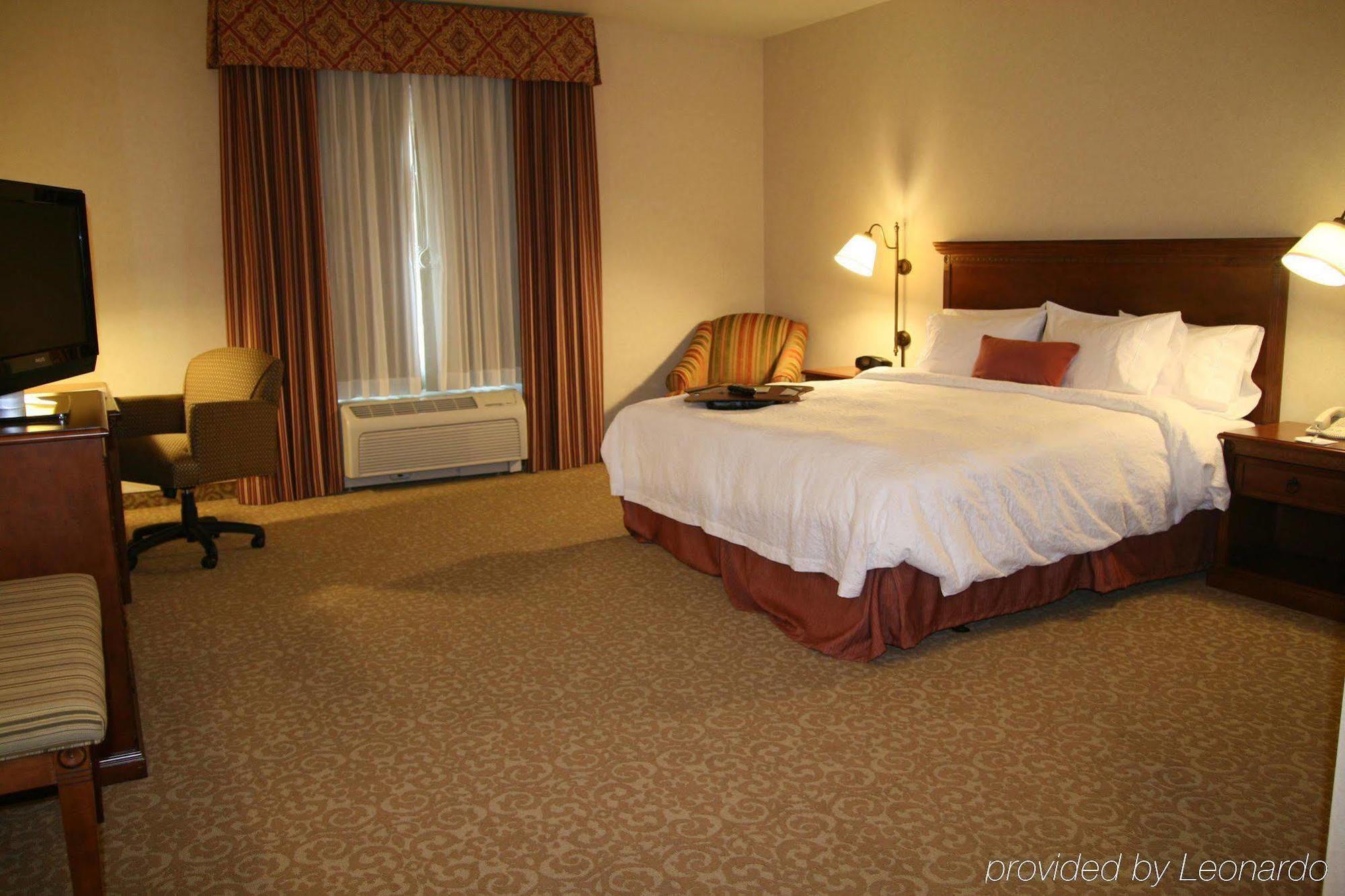 Hampton Inn & Suites לודי חדר תמונה