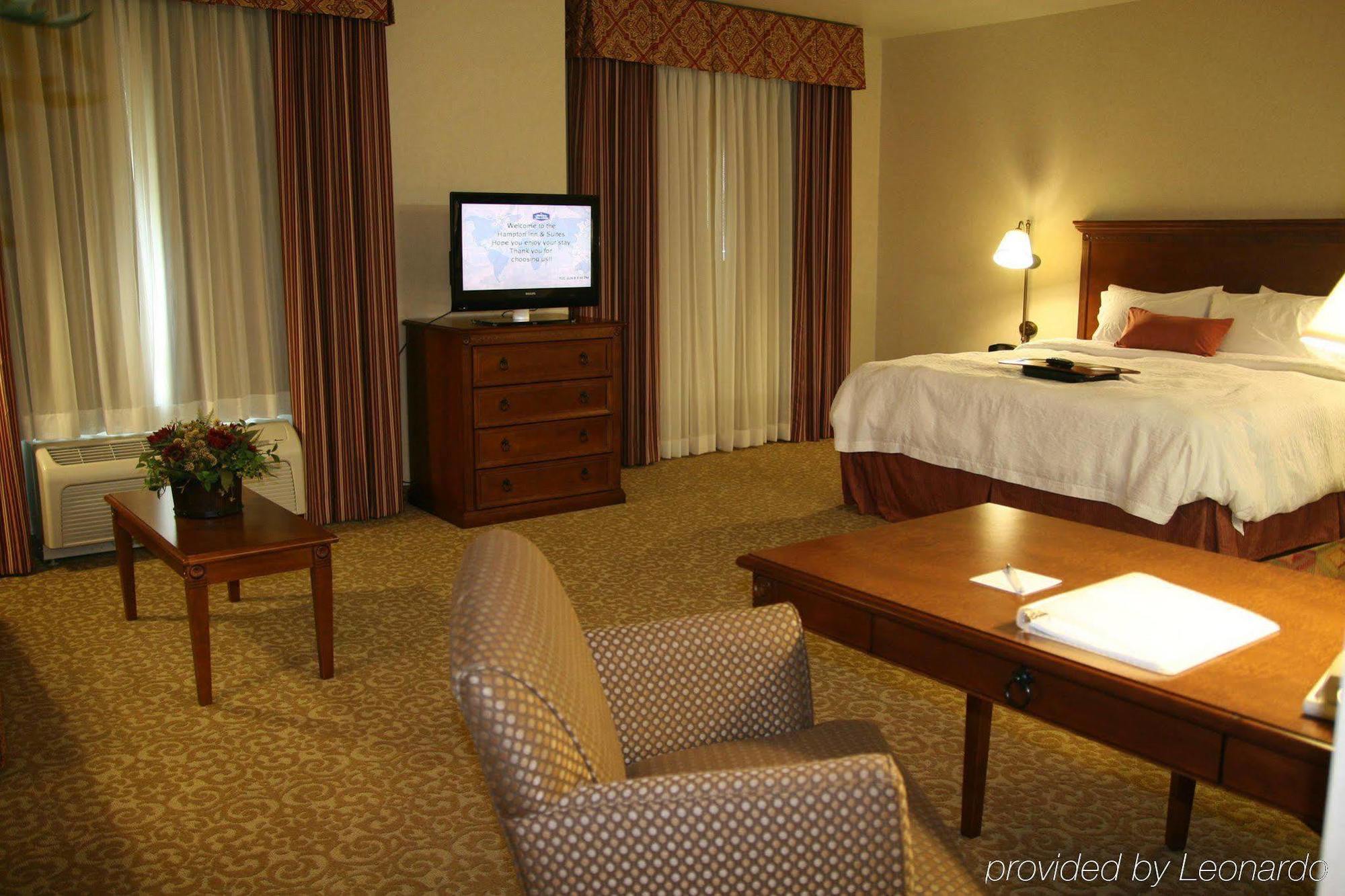 Hampton Inn & Suites לודי חדר תמונה